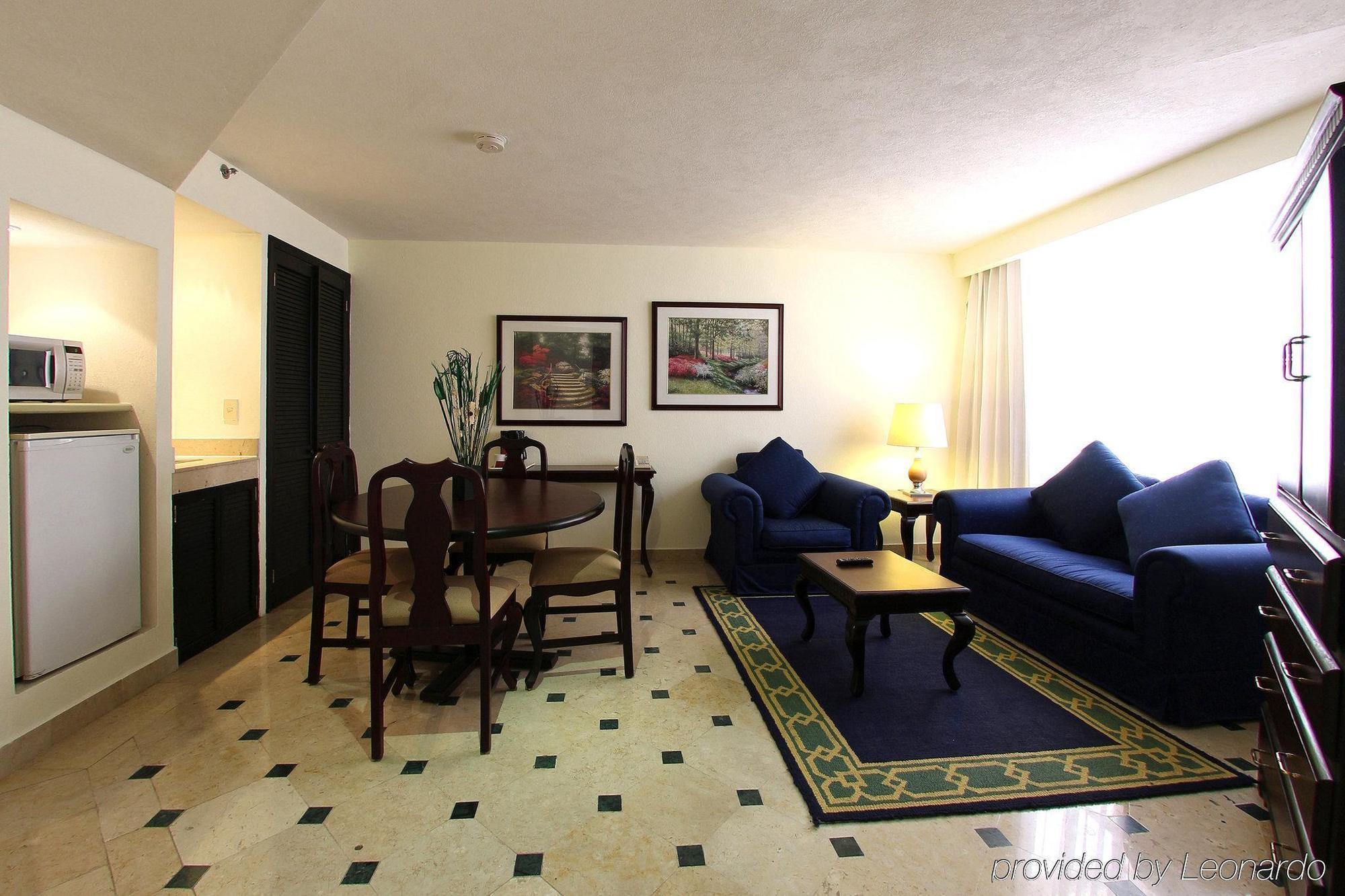 Fiesta Inn סלטיו מראה חיצוני תמונה